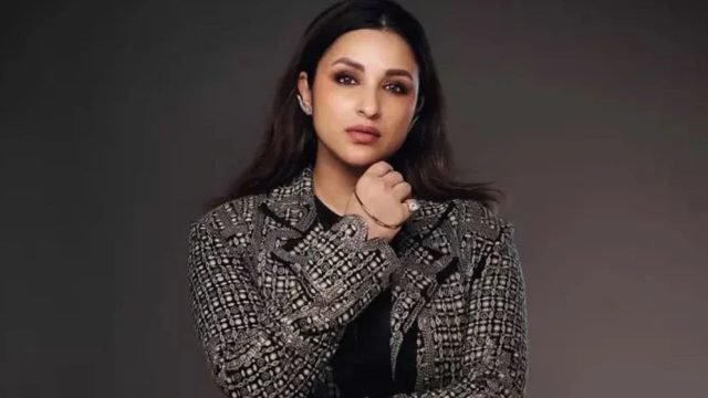 কেন কাজে গিয়ে তিন ঘণ্টা কেঁদেছিলেন পরিণীতি?