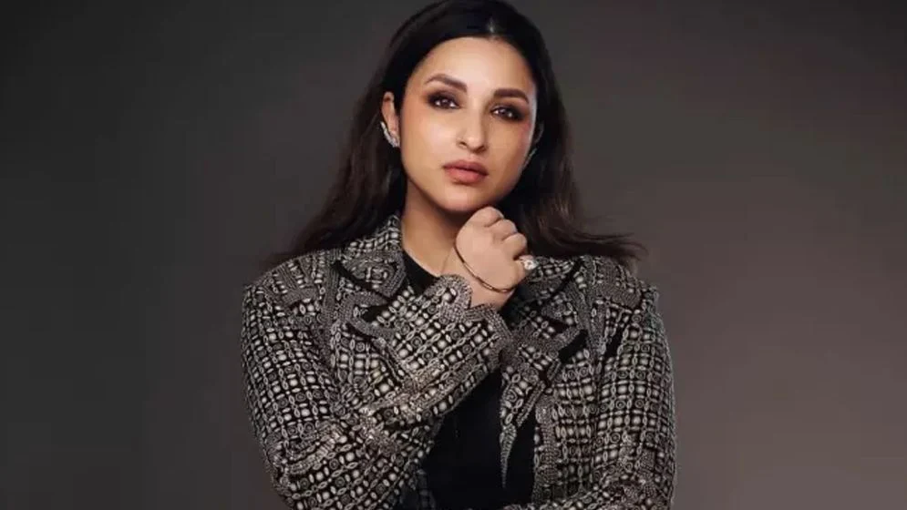কেন কাজে গিয়ে তিন ঘণ্টা কেঁদেছিলেন পরিণীতি?