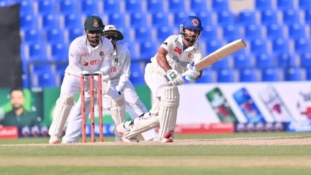 বিশ্ব রেকর্ড গড়তে নেমেই ২ উইকেট হারাল আফগানিস্তান